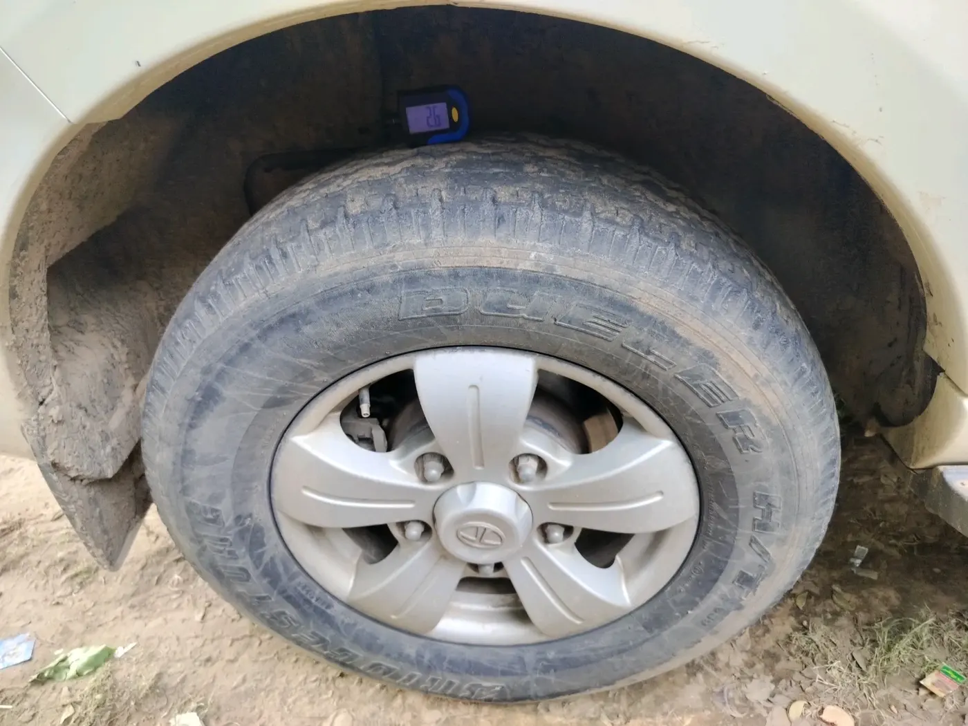 2017 Tata Safari Storme 2.2 VX 4X2, Diesel, Manual, 1,39,649 km, tyre