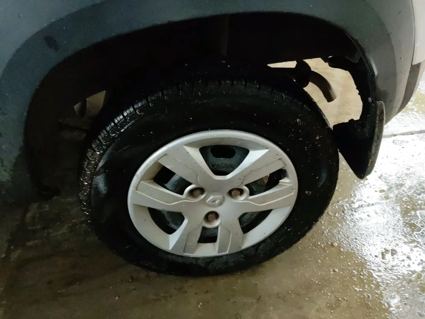 2018 Renault Kwid RXL, Petrol, Manual, 73,934 km, tyre