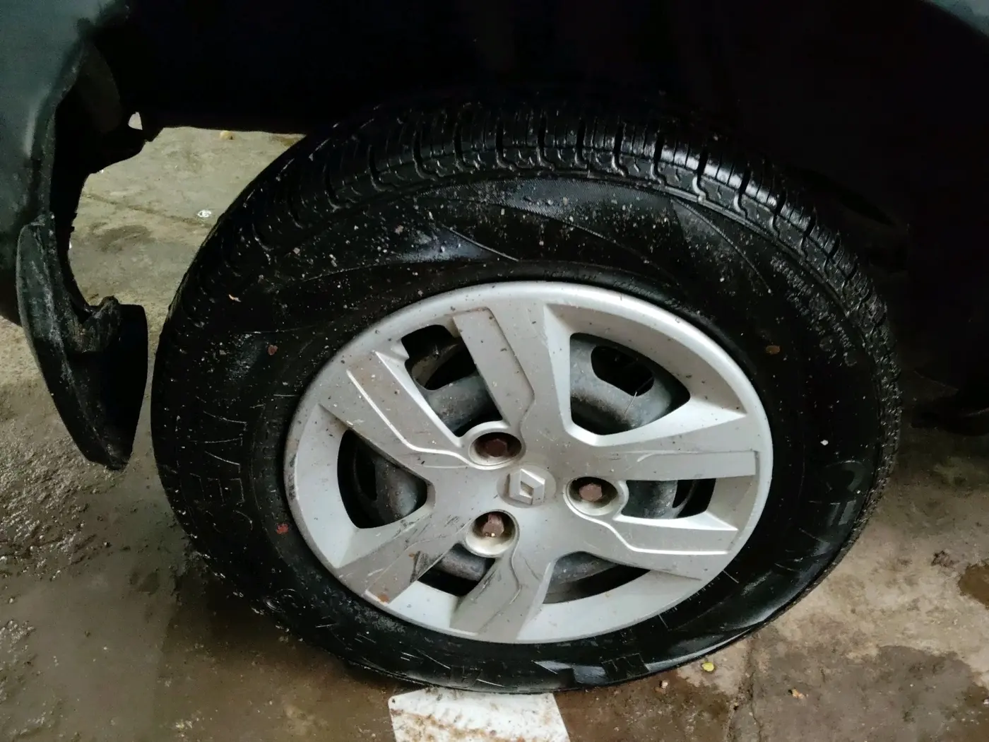 2018 Renault Kwid RXL, Petrol, Manual, 73,934 km, tyre