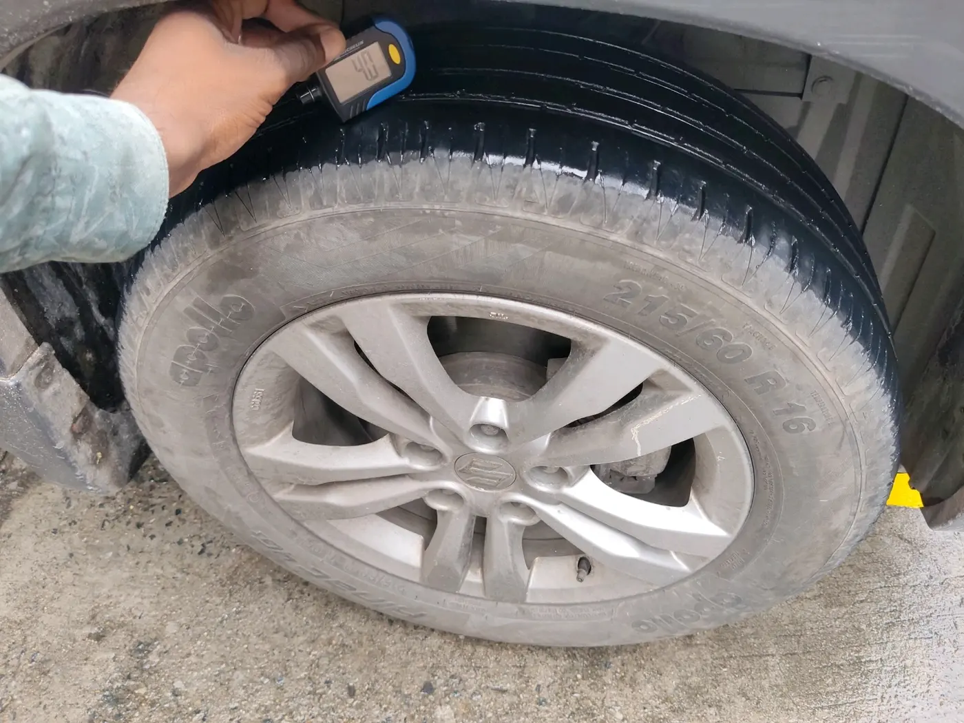 2017 Maruti Vitara Brezza ZDI, Diesel, Manual, 1,03,184 km, tyre