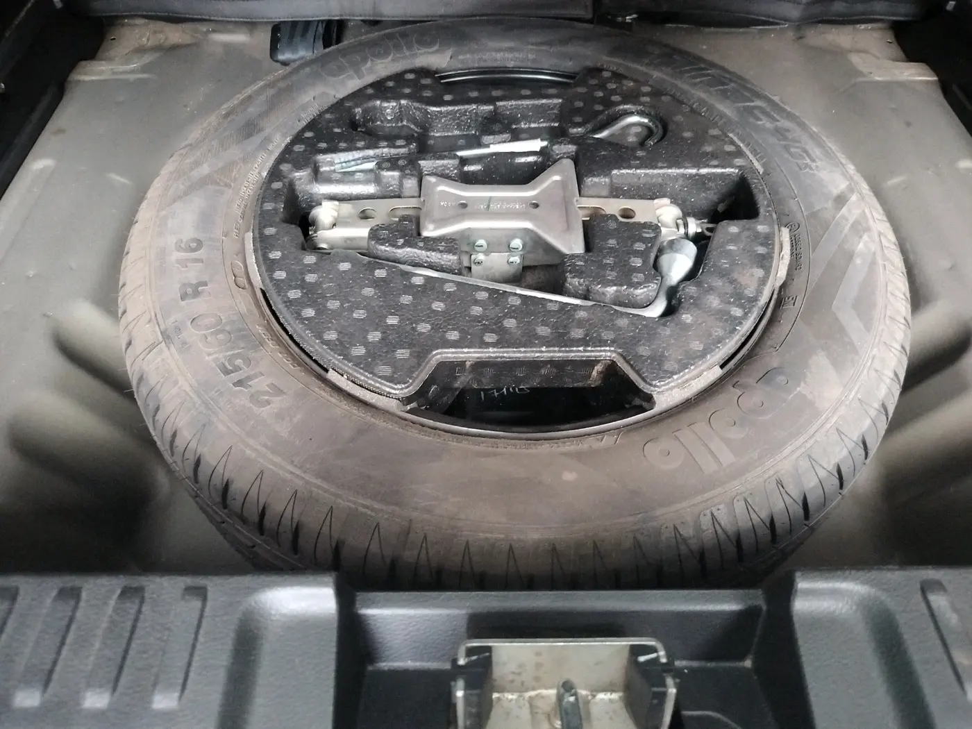 2019 Maruti Vitara Brezza ZDI PLUS AMT, Diesel, Automatic, 27,969 km, tyre
