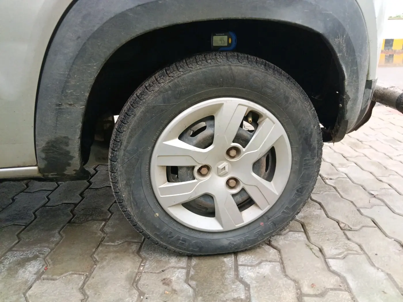 2019 Renault Kwid RXT 0.8 (O), Petrol, Manual, 96,339 km, tyre