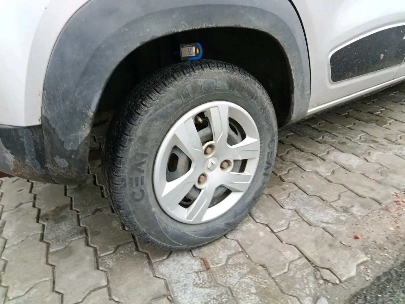 2019 Renault Kwid RXT 0.8 (O), Petrol, Manual, 96,339 km, tyre