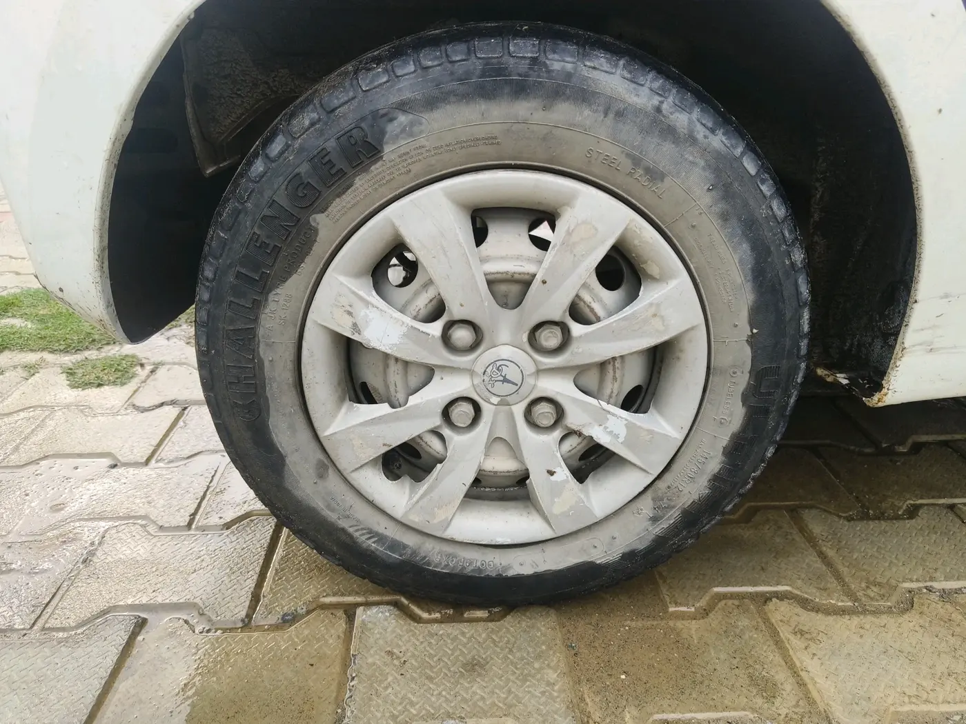 2014 Hyundai Eon D-LITE+, Petrol, Manual, 91,362 km, tyre