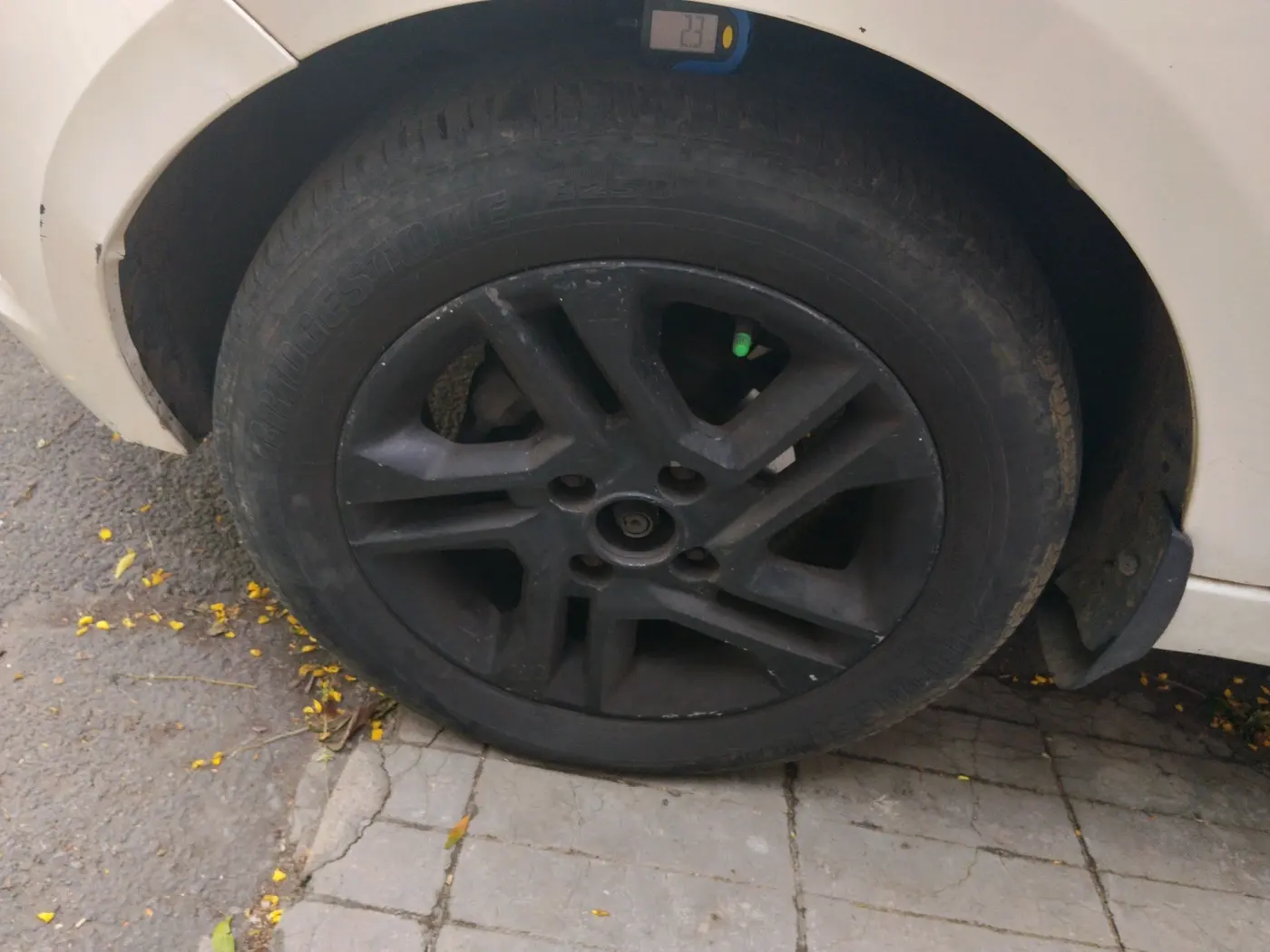 2022 Tata TIGOR XZ PLUS PETROL, Petrol, Manual, 76,213 km, tyre