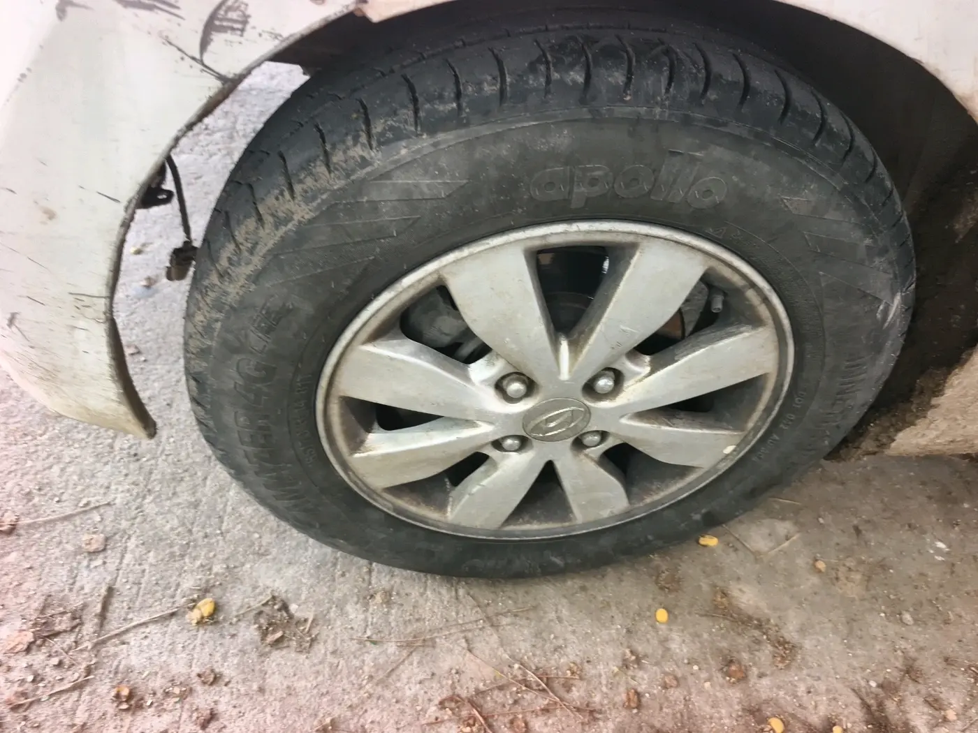 2015 Hyundai Xcent S 1.1 CRDI, Diesel, Manual, 1,21,089 km, tyre