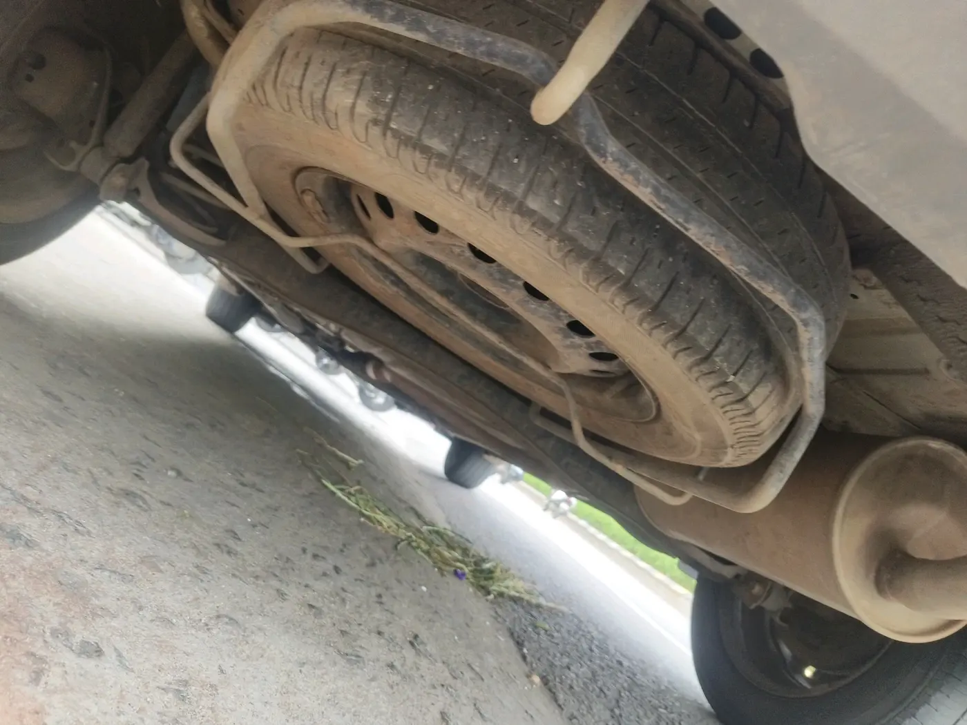2023 Maruti Ertiga VXi (O), Petrol, Manual, 1,59,729 km, tyre