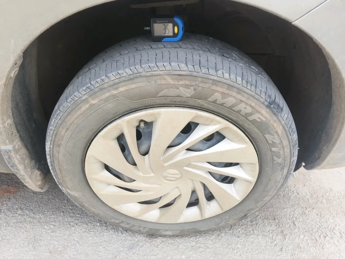 2023 Maruti Ertiga VXi (O), Petrol, Manual, 1,59,729 km, tyre