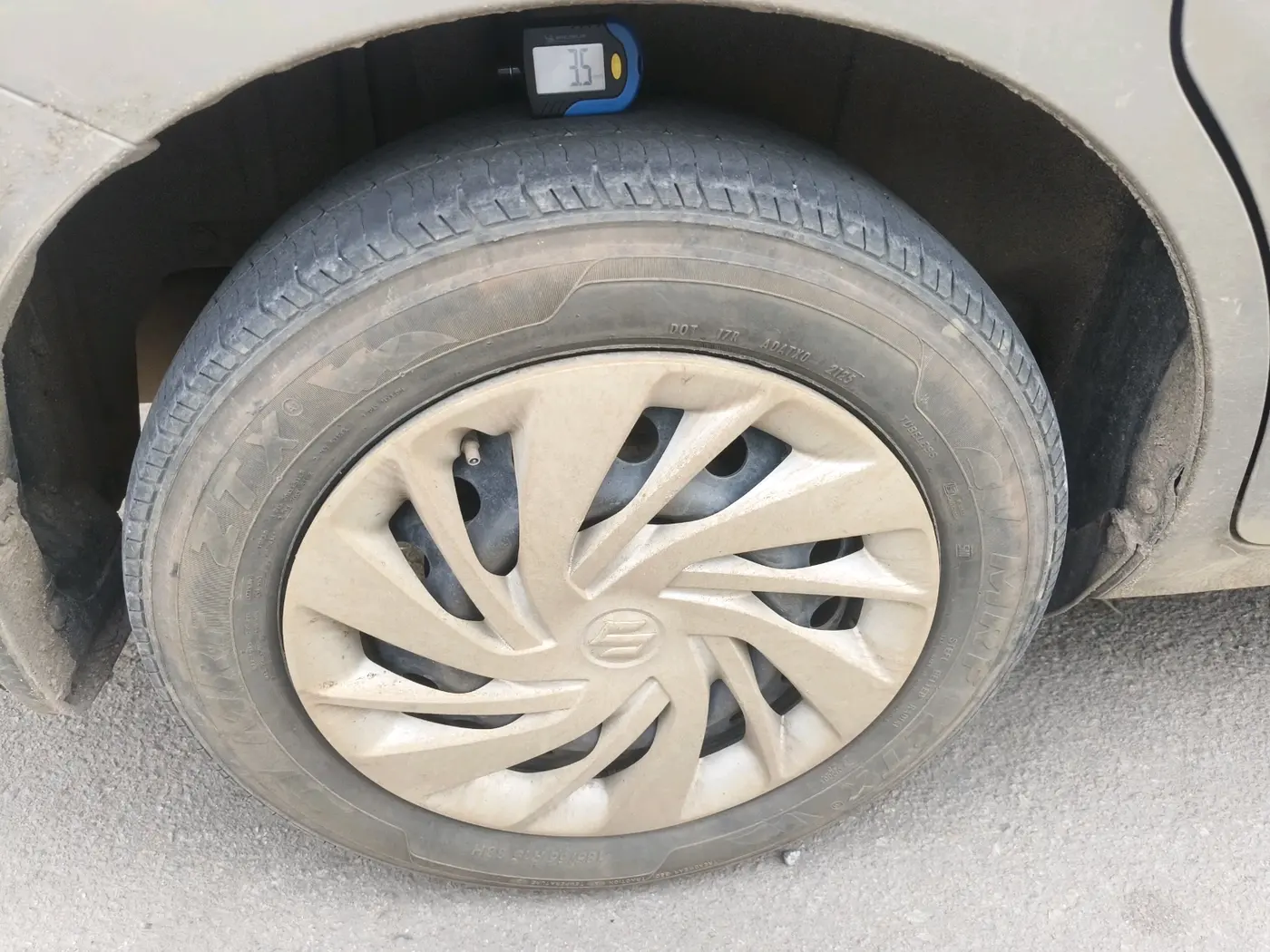 2023 Maruti Ertiga VXi (O), Petrol, Manual, 1,59,729 km, tyre
