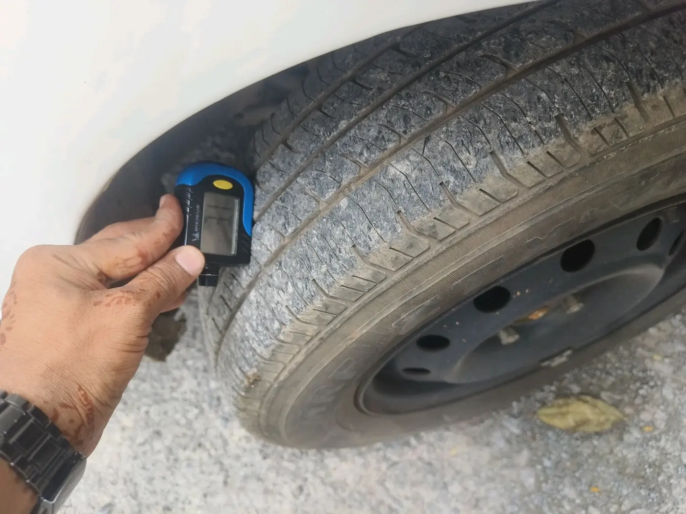 2018 Maruti Dzire VDI, Diesel, Manual, 1,69,664 km, tyre