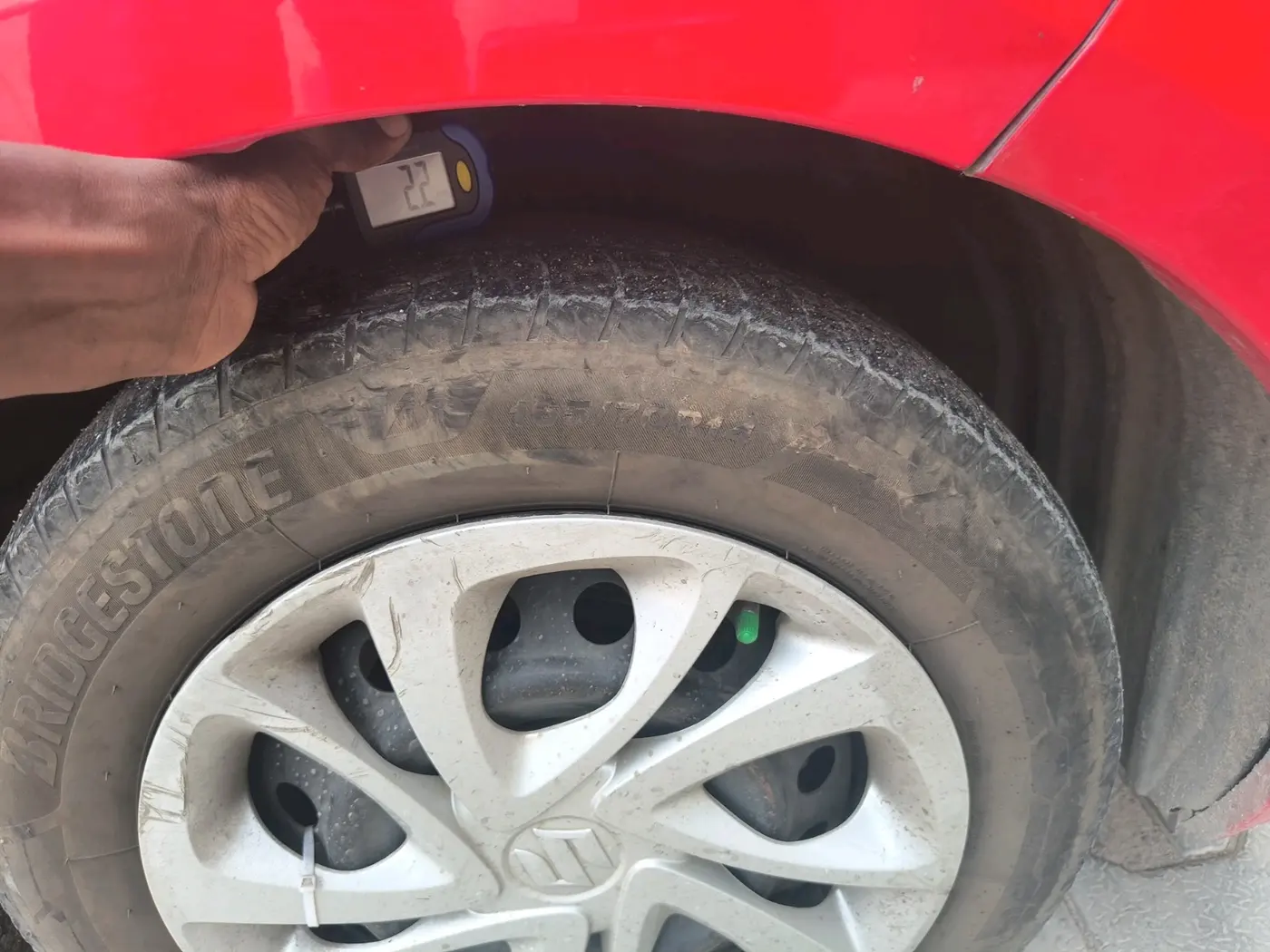 2022 Maruti Celerio VXI AMT, CNG, Automatic, 1,29,089 km, tyre