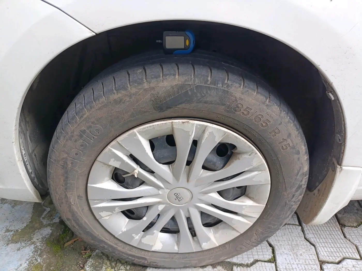 2013 Maruti Ertiga VXI, Petrol, Manual, 97,872 km, tyre