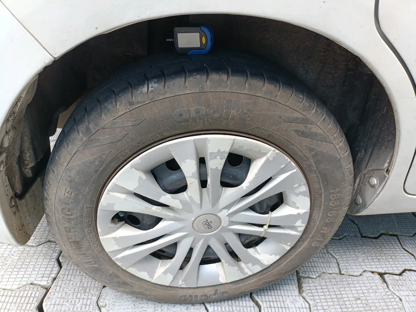 2013 Maruti Ertiga VXI, Petrol, Manual, 97,872 km, tyre