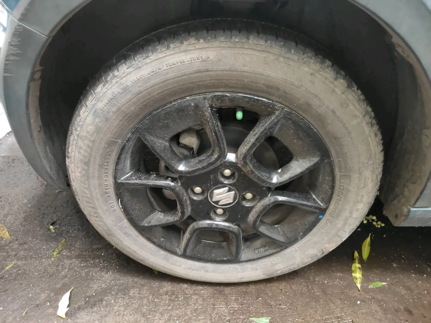 2017 Maruti IGNIS ZETA 1.2 AMT, Petrol, Automatic, 10,883 km, tyre
