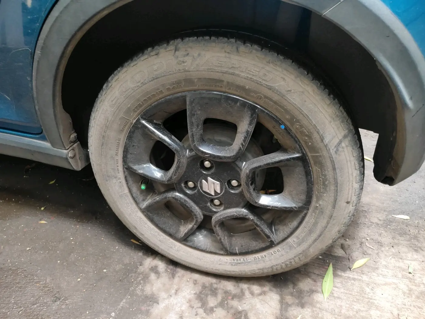 2017 Maruti IGNIS ZETA 1.2 AMT, Petrol, Automatic, 10,883 km, tyre