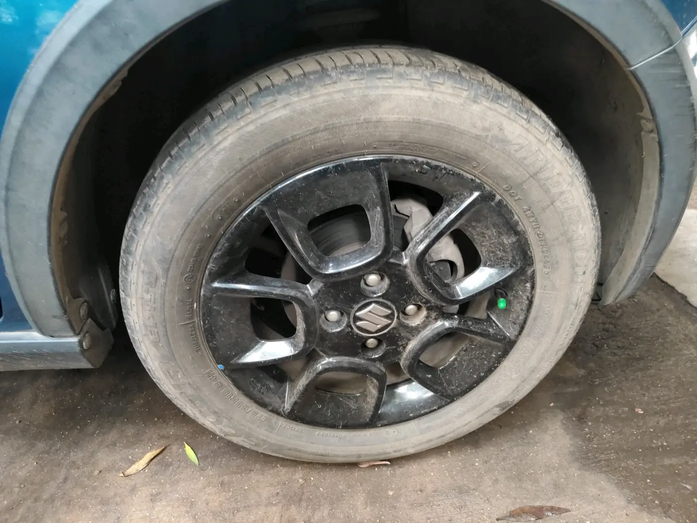 2017 Maruti IGNIS ZETA 1.2 AMT, Petrol, Automatic, 10,883 km, tyre