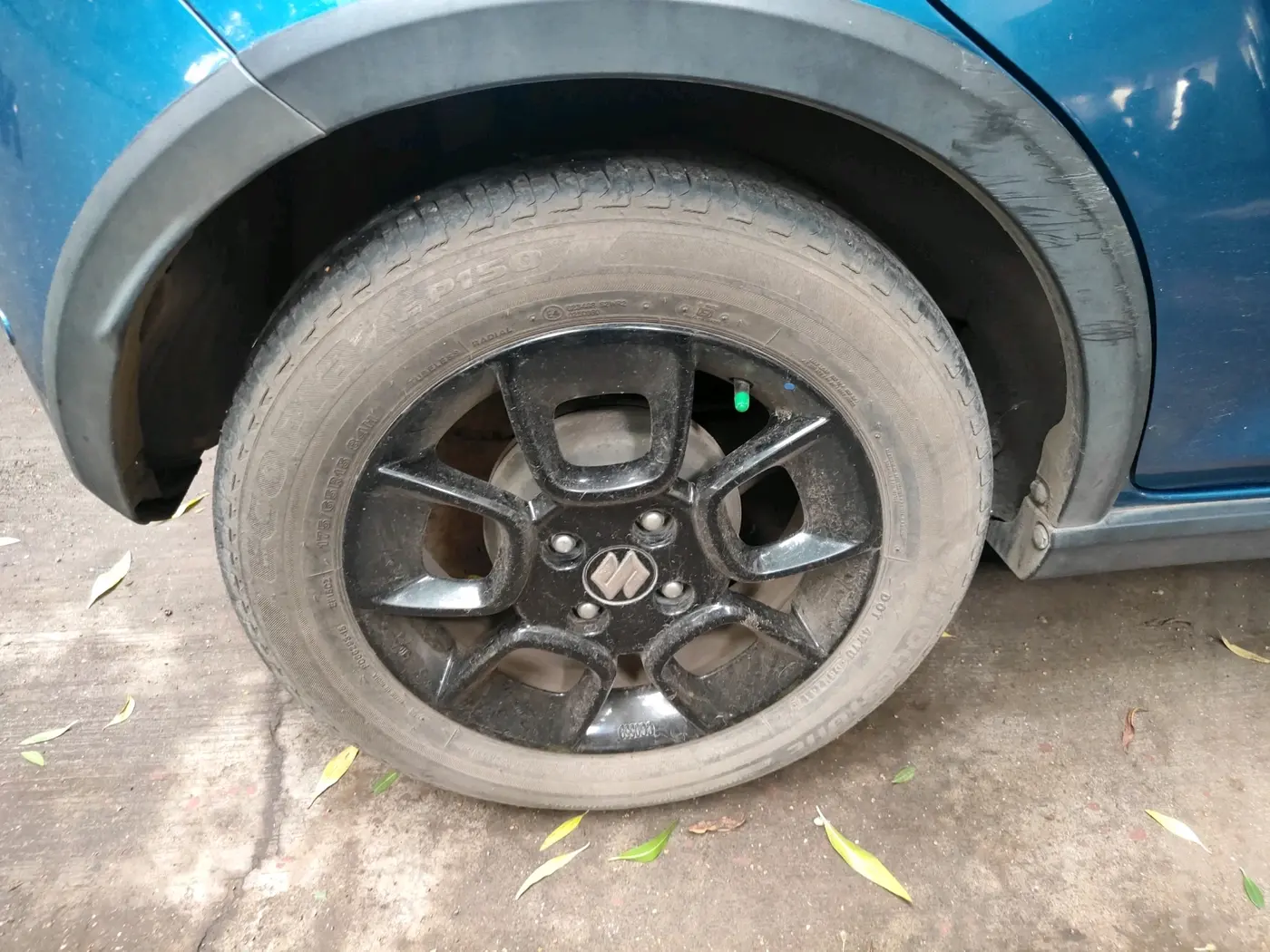 2017 Maruti IGNIS ZETA 1.2 AMT, Petrol, Automatic, 10,883 km, tyre