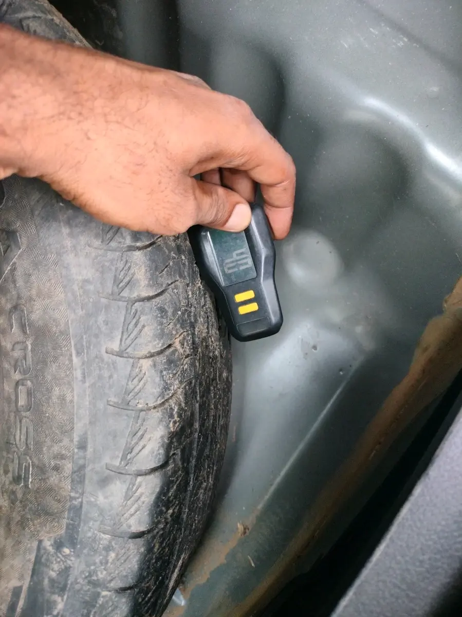 2023 Maruti Grand Vitara SIGMA SMART HYBRID, Petrol, Manual, 49,776 km, tyre