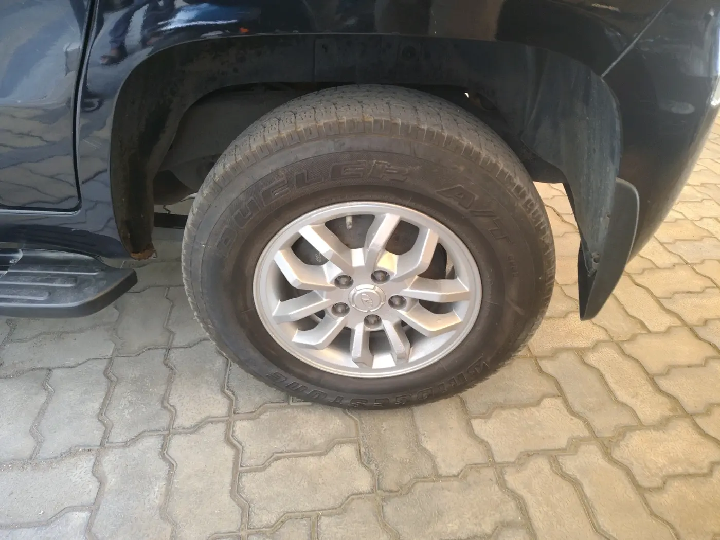 2016 Mahindra TUV300 T8, Diesel, Manual, 1,45,937 km, tyre