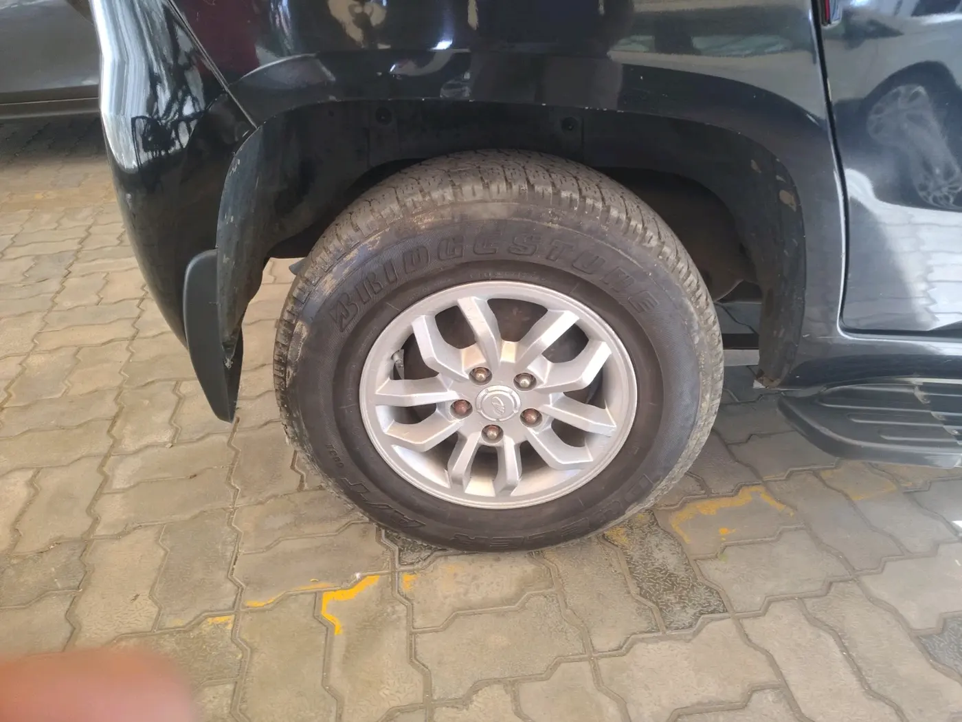2016 Mahindra TUV300 T8, Diesel, Manual, 1,45,937 km, tyre