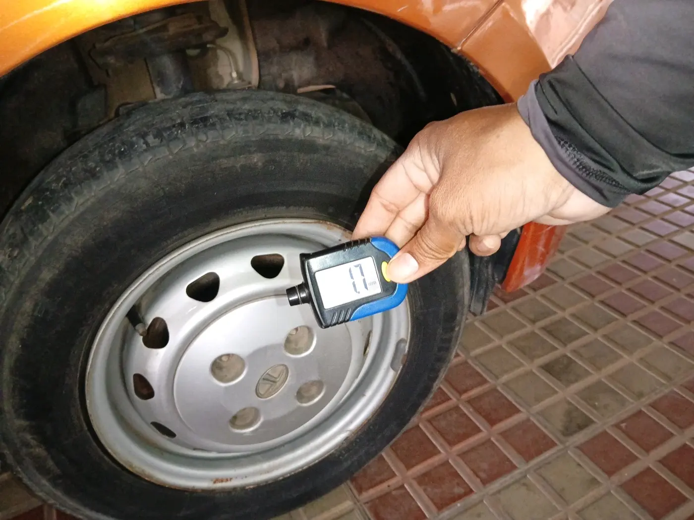 2018 Tata Tiago XM PETROL, Petrol, Manual, 64,714 km, tyre