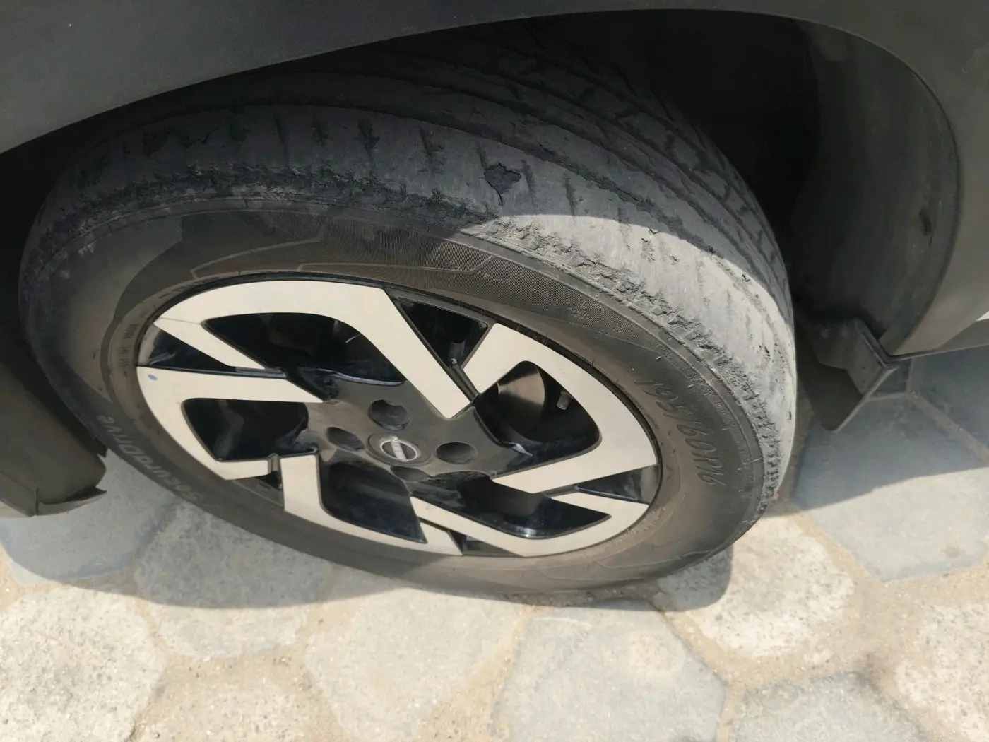 2021 Nissan MAGNITE XV PREMIUM TURBO CVT, Petrol, Automatic, 55,071 km, tyre