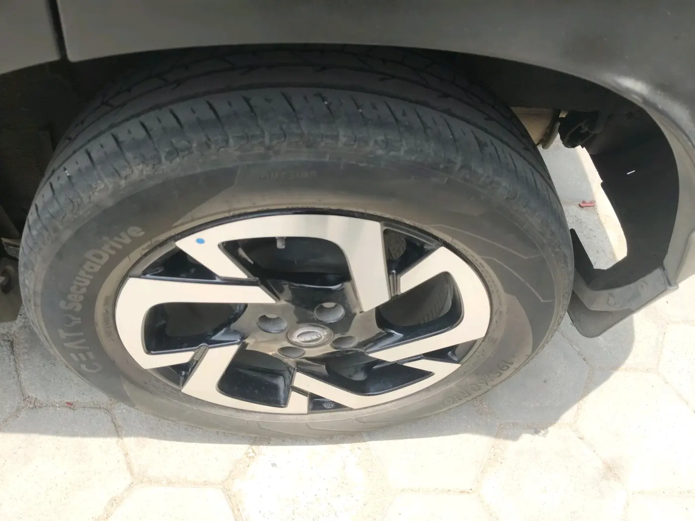 2021 Nissan MAGNITE XV PREMIUM TURBO CVT, Petrol, Automatic, 55,071 km, tyre