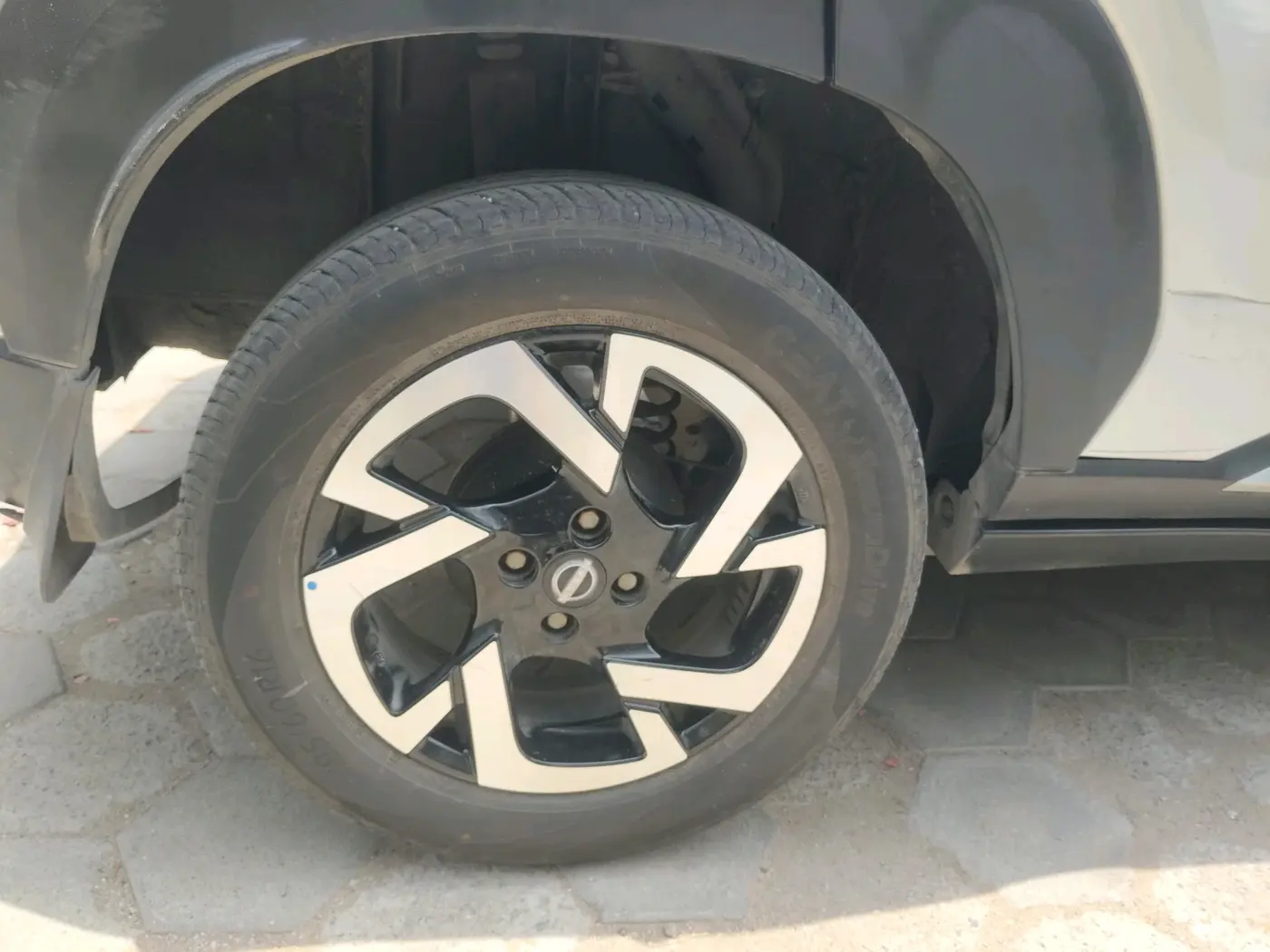 2021 Nissan MAGNITE XV PREMIUM TURBO CVT, Petrol, Automatic, 55,071 km, tyre