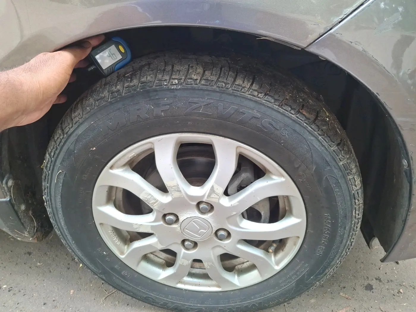 2016 Honda Amaze 1.2L I-VTEC VX AT, Petrol, Automatic, 52,470 km, tyre
