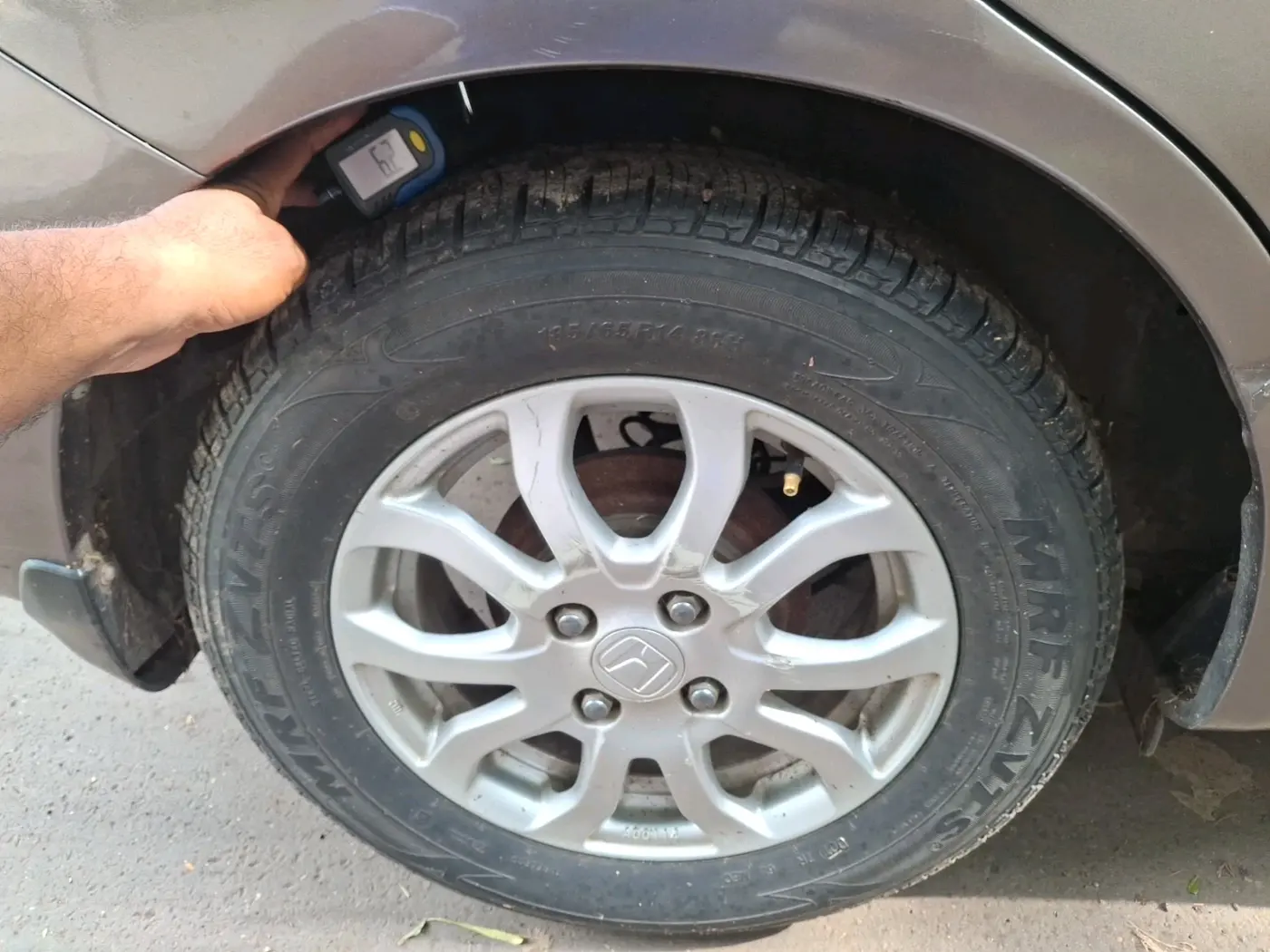 2016 Honda Amaze 1.2L I-VTEC VX AT, Petrol, Automatic, 52,470 km, tyre