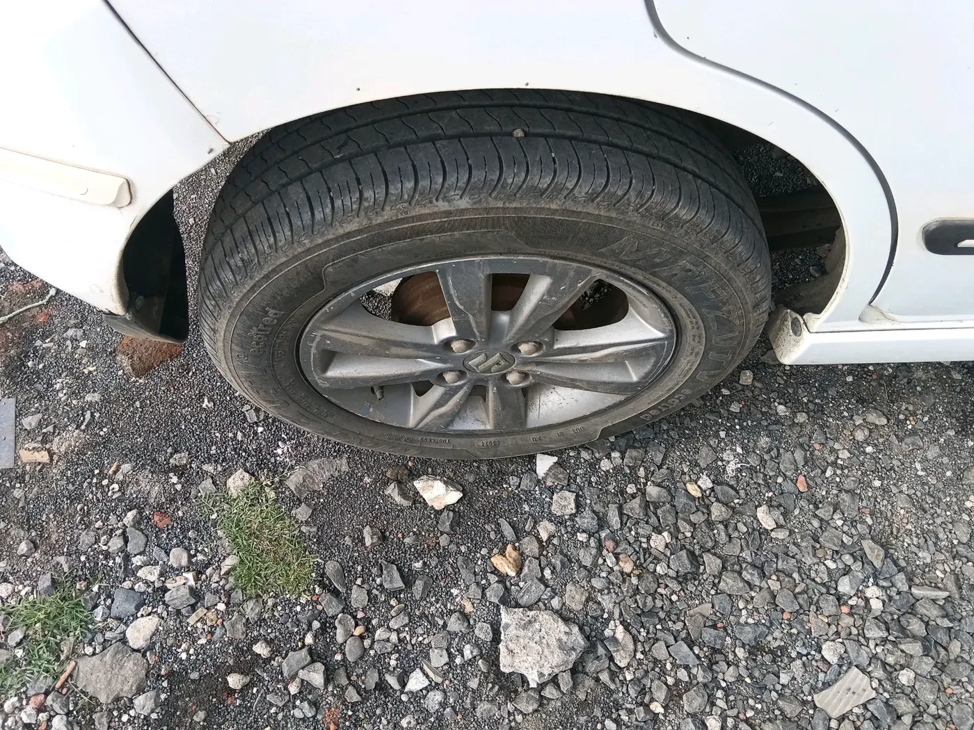 2014 Maruti Wagon R Stingray VXI, Petrol, Manual, 1,40,873 km, tyre