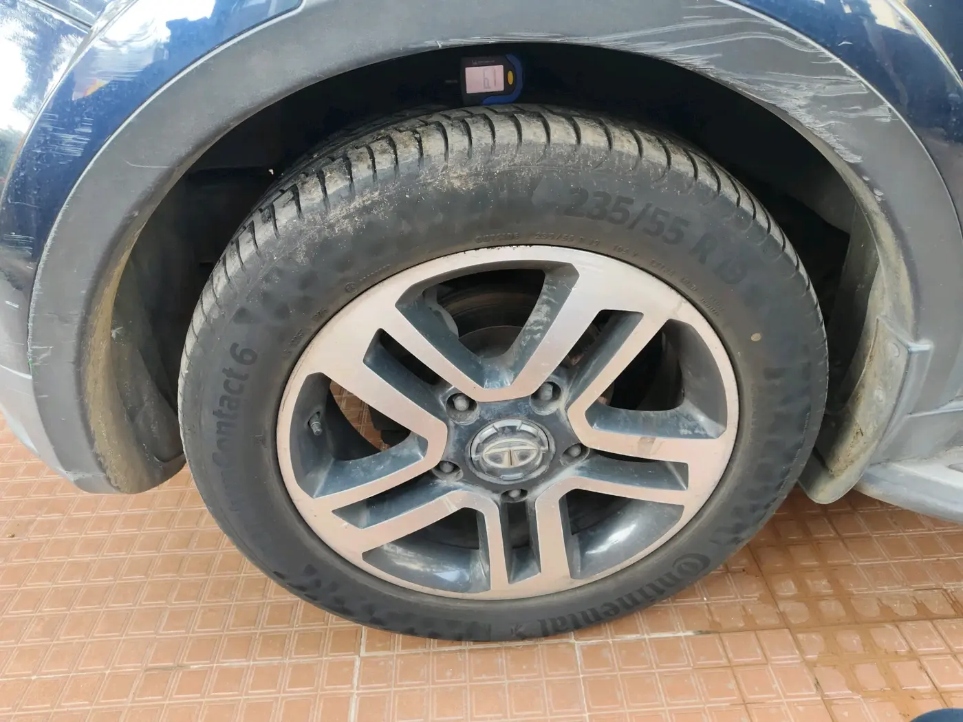 2017 Tata Hexa XTA 4X2 6 STR, Diesel, Automatic, 93,244 km, tyre
