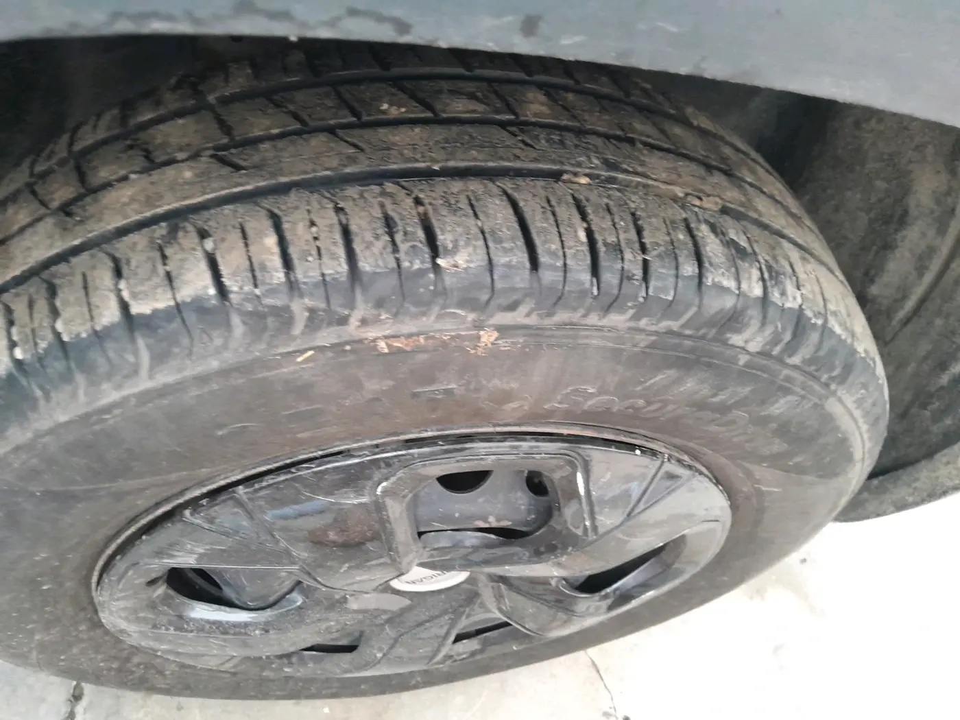 2024 Tata PUNCH Adventure (S), Petrol, Manual, 16,748 km, tyre