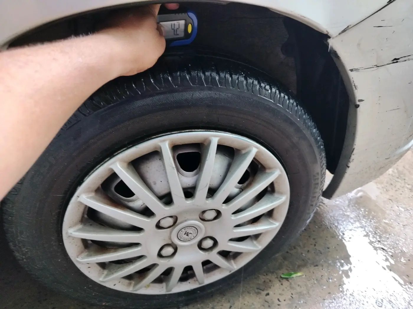 2011 Maruti Zen Estilo LXI, Petrol, Manual, 88,107 km, tyre