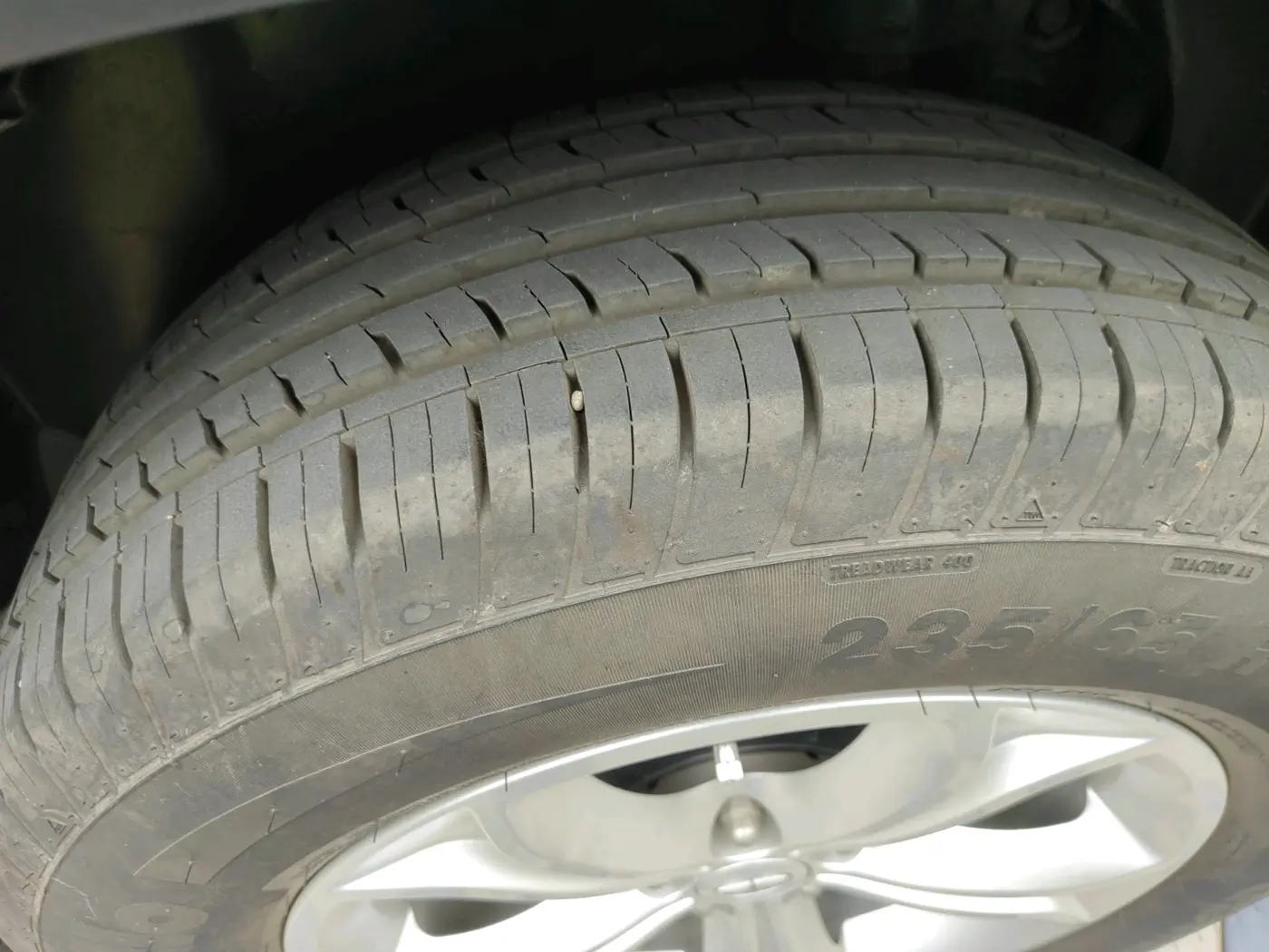 2023 Tata Harrier XTA 2.0L KRYOTEC PLUS, Diesel, Automatic, 7,027 km, tyre