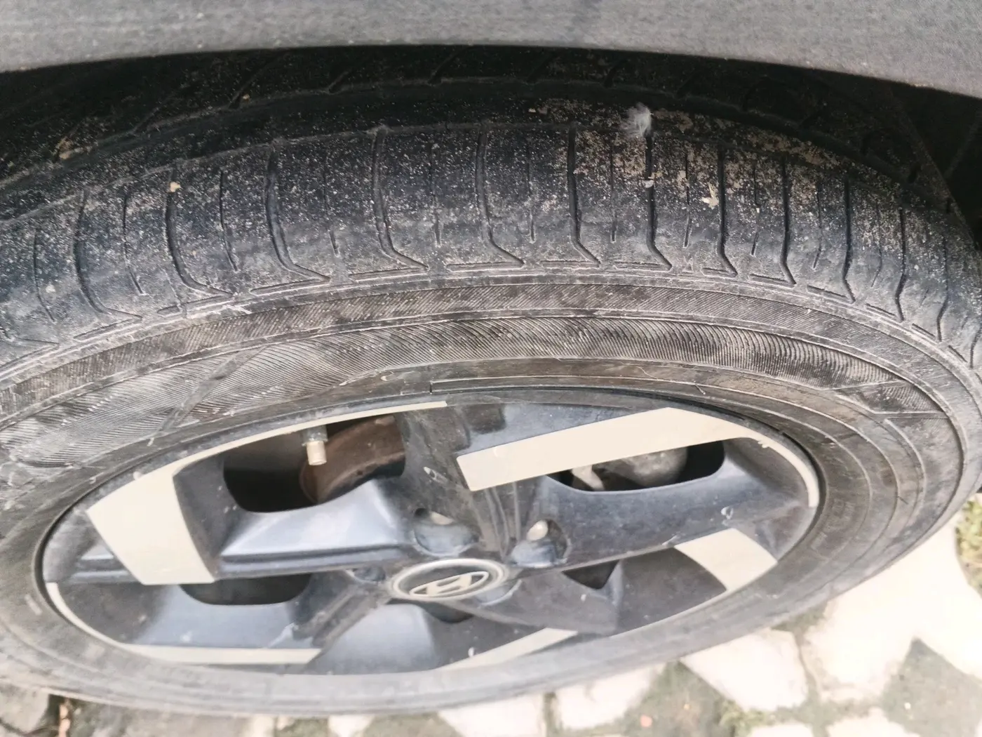2020 Hyundai VENUE SX 1.5 CRDI, Diesel, Manual, 1,22,902 km, tyre