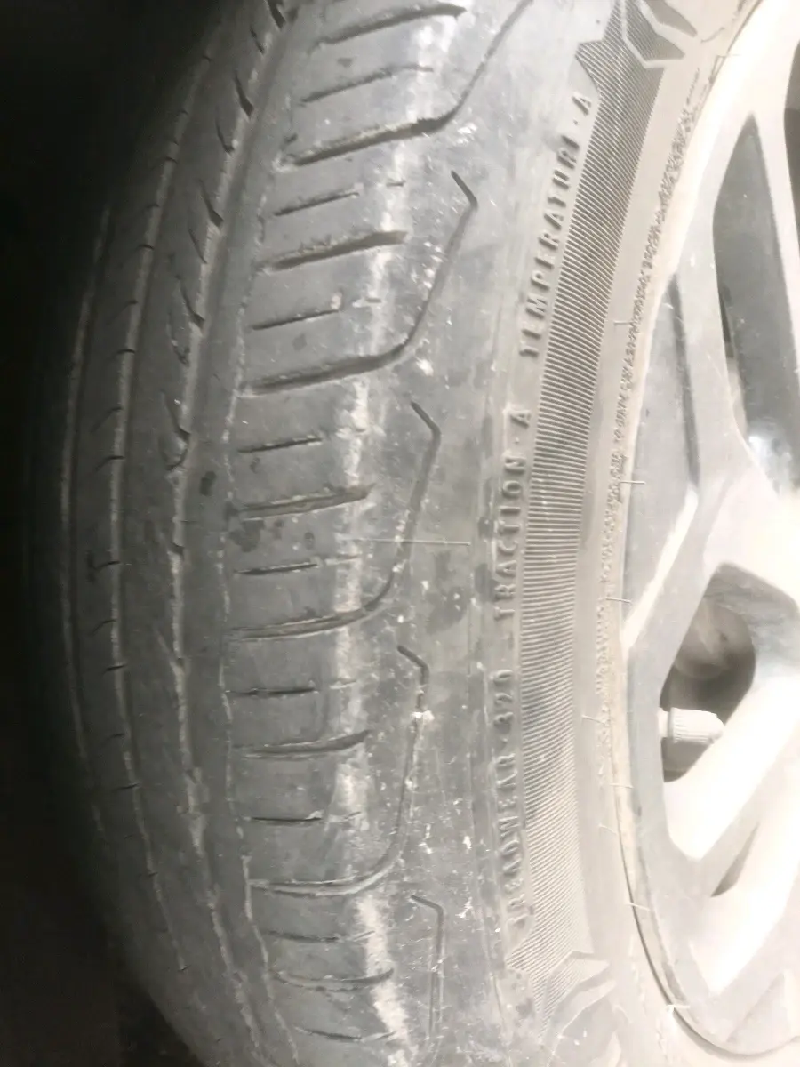 2024 Maruti FRONX DELTA PLUS 1.2L AGS, Petrol, Automatic, 32,214 km, tyre