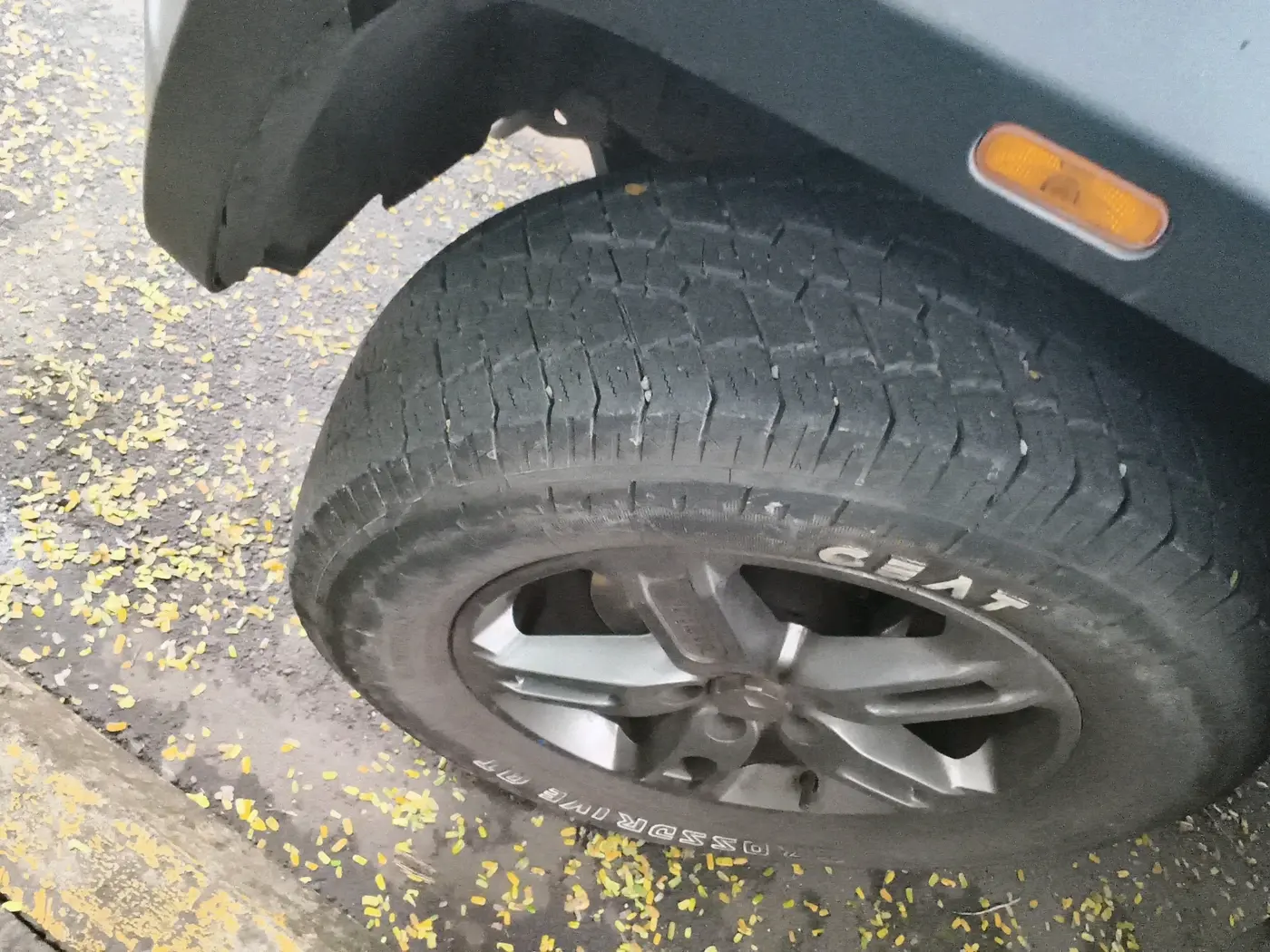 2023 Mahindra Thar LX D AT 4WD HT, Diesel, Automatic, 27,236 km, tyre