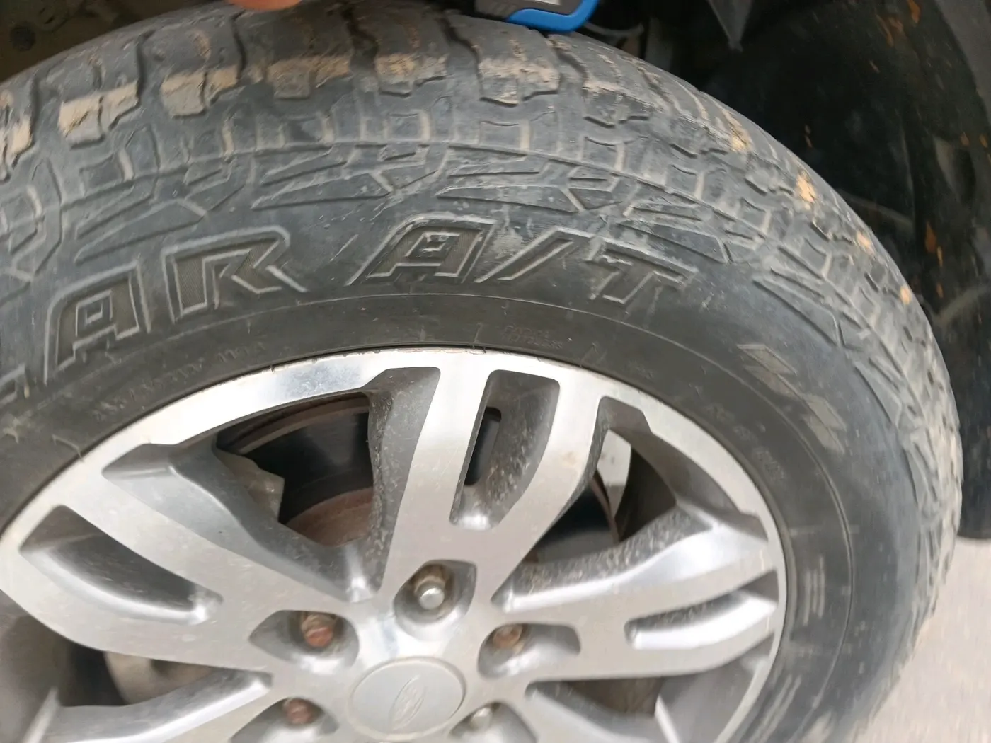 2018 Ford Endeavour TITANIUM 3.2 4X4 AT, Diesel, Automatic, 1,17,306 km, tyre