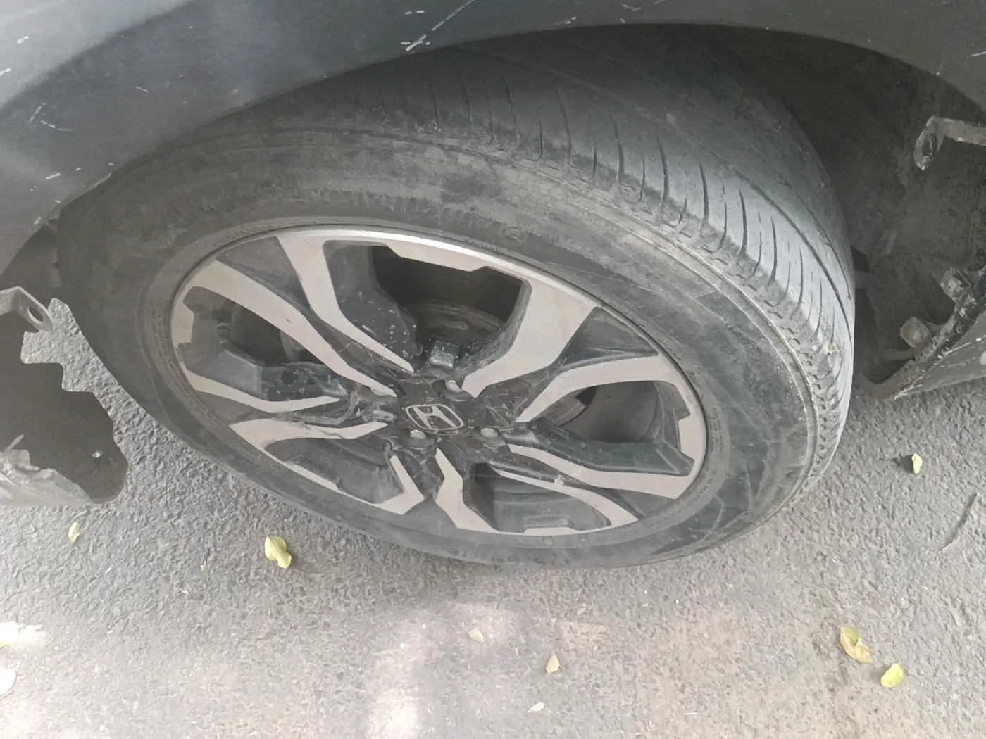 2017 Honda WR-V 1.2L I-VTEC VX MT, CNG, Manual, 2,02,493 km, tyre