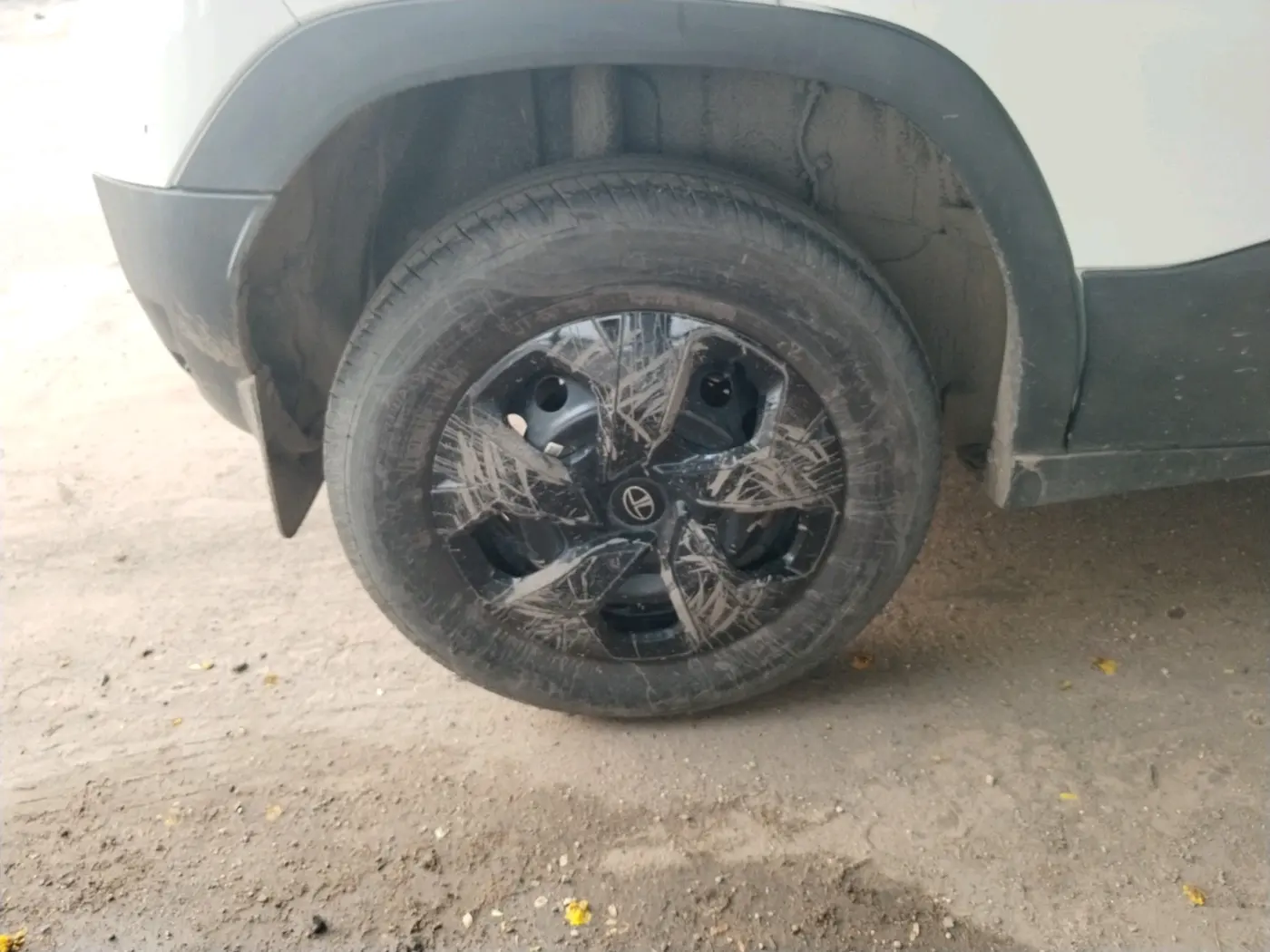 2025 Tata PUNCH Adventure Plus iCNG, CNG, Manual, 7,640 km, tyre