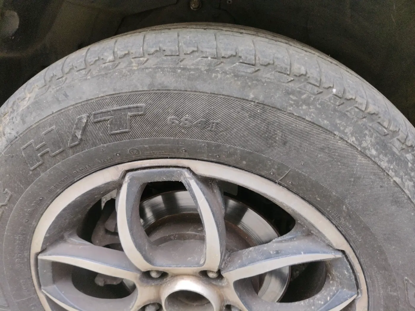 2018 Mahindra XUV500 W6, Diesel, Manual, 89,440 km, tyre