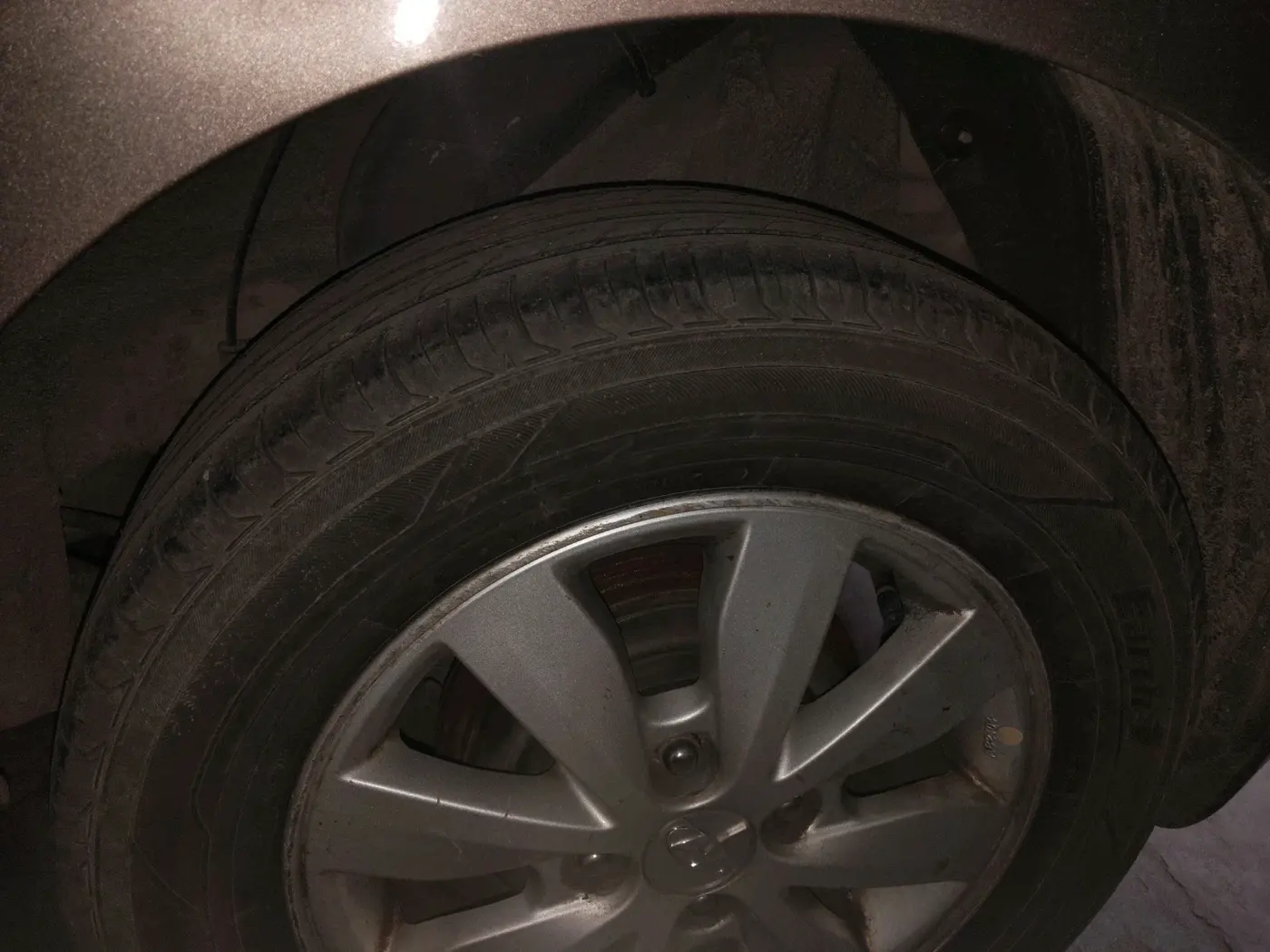 2013 Hyundai i20 ASTA 1.2, Petrol, Manual, 1,39,234 km, tyre