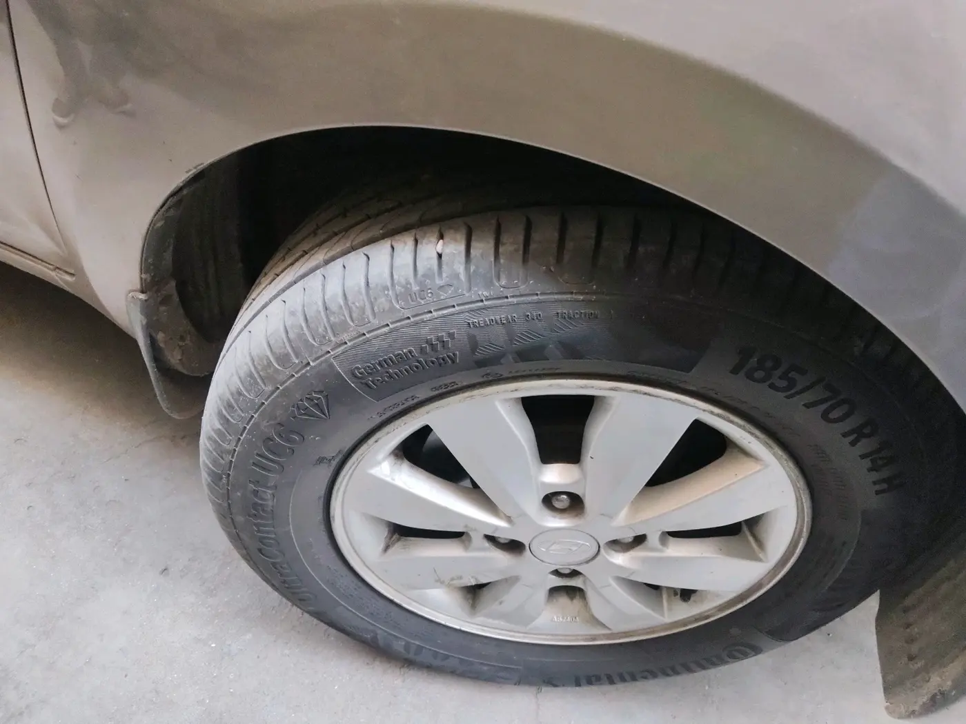 2013 Hyundai i20 ASTA 1.2, Petrol, Manual, 1,39,234 km, tyre