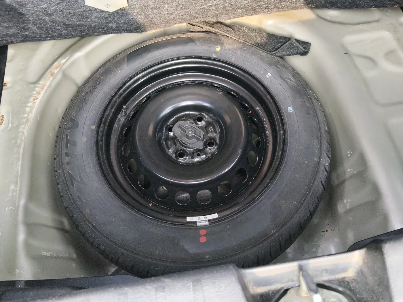 2021 Maruti Baleno DELTA PETROL 1.2, Petrol, Manual, 28,981 km, tyre