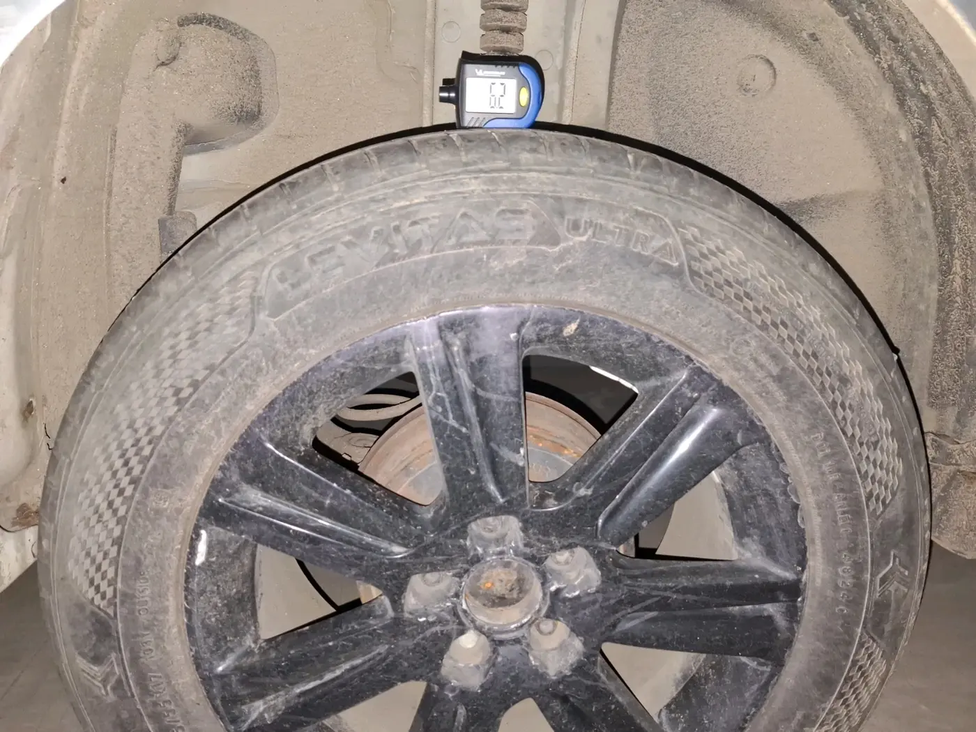 2014 Nissan Terrano XE (D), Diesel, Manual, 86,793 km, tyre