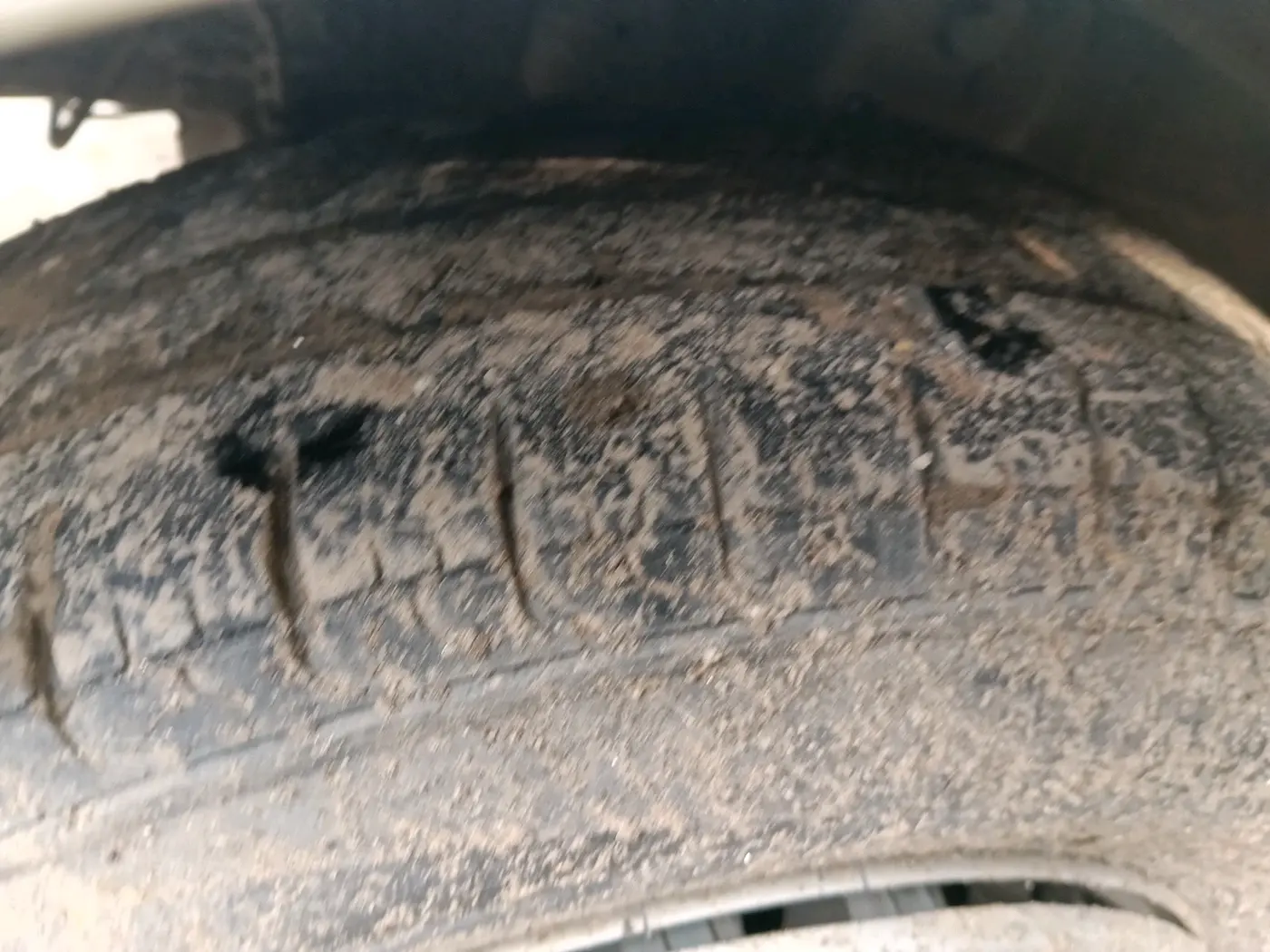 2011 Hyundai Eon ERA, Petrol, Manual, 62,697 km, tyre