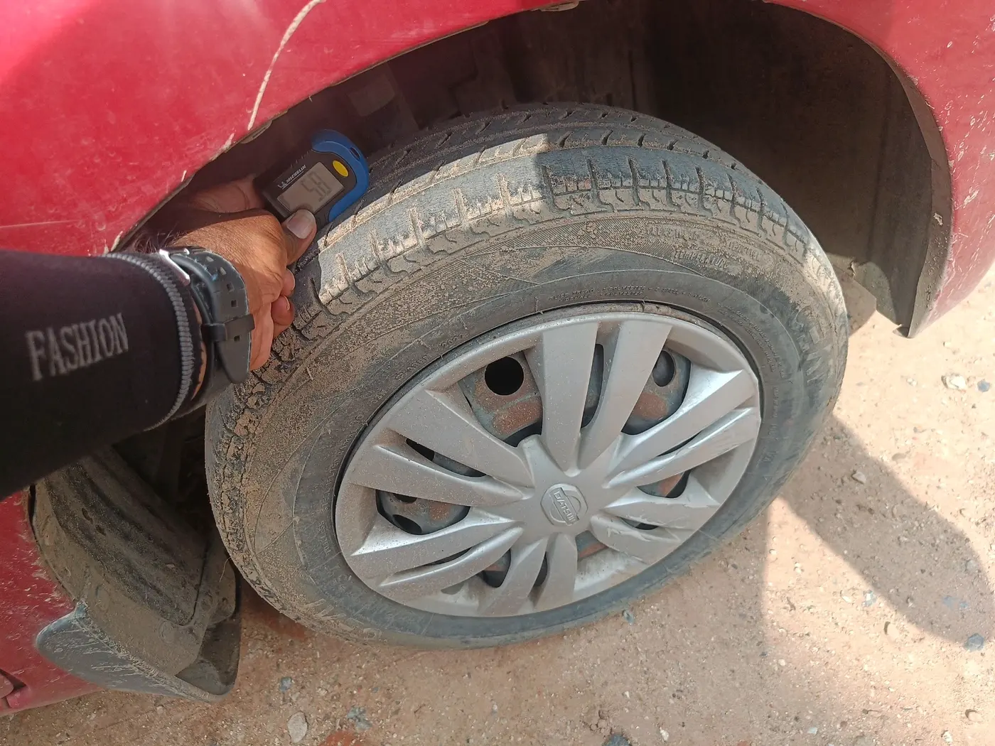 2018 Datsun Go T, CNG, Manual, 97,005 km, tyre