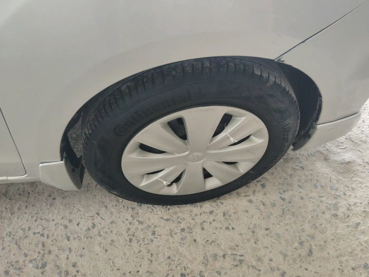 2017 Maruti Ertiga VXI, Petrol, Manual, 1,18,317 km, tyre