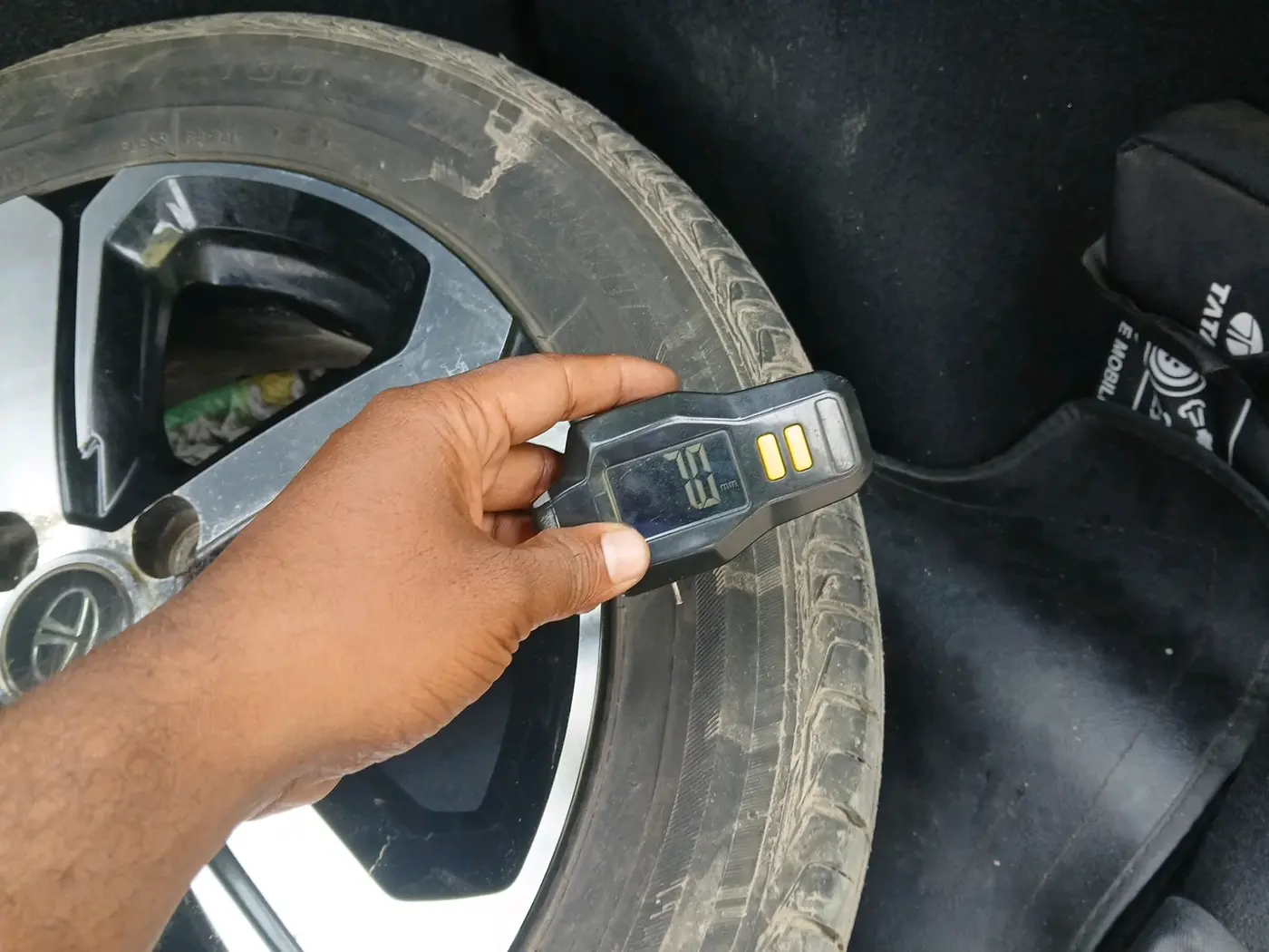 2022 Tata NEXON XM PETROL, Petrol, Manual, 10,571 km, tyre